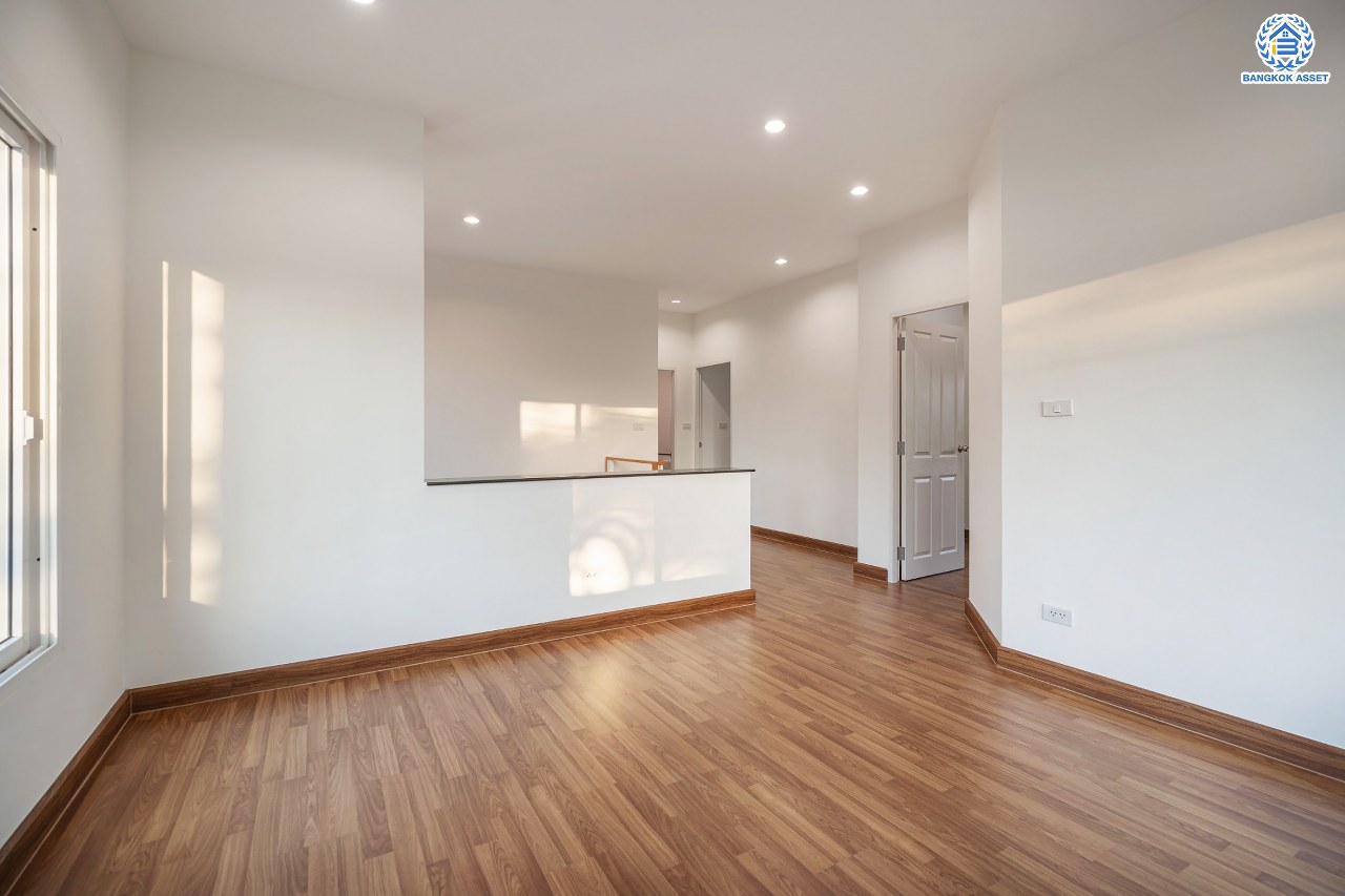 บ้านมือสองตกแต่งใหม่ โครงการ เพอร์เฟคเพลส1 ราชพฤกษ์ คุณภาพแบรนด์ Property Perfect เนื้อที่ 66.2 ตร.ว. ตอบโจทย์ทุกการอยู่อาศัย ฟังก์ชัน 3 ห้องนอน 3 ห้องน้ำ 2 ที่จอดรถ บนทำเลติดถนนราชพฤกษ์ ใกล้วงเวียนพระราม5 รถไฟฟ้าสายสีม่วง "สถานีบางรักน้อยท่าอิฐ" และจุดขึ้นทางด่วน "กาญจนาภิเษก"